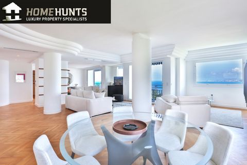 Nice Mont Boron - Superb renovated apartment with an exceptional view of the sea! Ideally located in a luxury residence with caretaker, close to the sea and all amenities, this apartment of an area of 199 m2 is sold fully furnished and renovated. Thi...