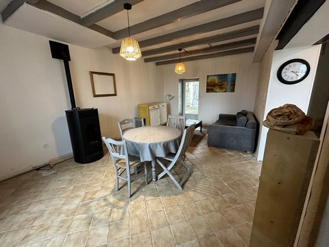 EXCLUSIVE Your group of FCI IMMOBILIER agencies offers you this semi-detached house on one side, partially renovated (finishes to be expected) comprising on the ground floor a living-dining room with pellet stove, fitted kitchen, a bedroom of 21m2 in...