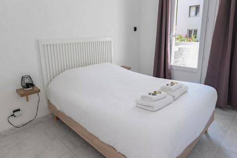 This cozy one-bedroom apartment is perfect for two people and is located in a quiet residential area of Montpellier. It offers a comfortable living room, a bedroom with a double bed, and a furnished balcony. The apartment is pet-friendly with an addi...