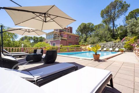 This beautiful holiday Villa is located near Son Vida. The Villa is just right for sports friends. The golf course is located within walking distance, adventurous hikes through the mountains can be started directly from the Villa and the private tenn...