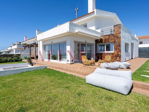 4 BEDROOM VILLA IN S. JOÃO DAS LAMPAS IN A GATED COMMUNITY. COME AND SEE THIS 4 BEDROOM VILLA LIKE NEW WITH VIEWS OF THE SINTRA MOUNTAINS AND SEA If you are looking for: - Private pool - Incredible unobstructed views with sea in the background - Mode...