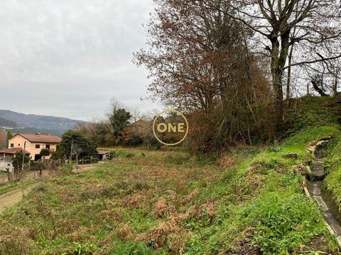 Land for sale for construction in Souto, with a total area of ​​2200 m². Located a few meters from the Rio Homem, this land has excellent sun exposure, which guarantees natural light throughout the day, ideal for building your dream home or for a hig...