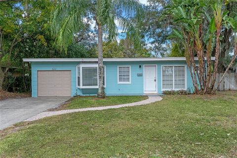 Major price improvement!!! Key West vibe meets Lake Como home, near Downtown Orlando!!! Welcome to this sweet 3/1 block home, just steps away from beautiful Lake Underhill and minutes to many of Central Florida's most popular hot spots to eat, drink ...