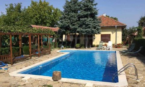 SUPRIMMO agency: ... We present for sale a house with a swimming pool and barbecue in the village of Archar, 25 km from the town of Varna. Vidin. The house has an area of 70 sq.m, on one floor. It consists of a hallway, a kitchen with a dining area, ...