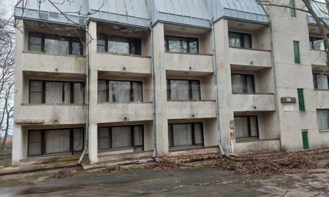 SUPRIMMO Agency: ... We present for sale a hotel / former holiday home of Energoremont - Varna / in the area of Baba Alino, Alen Mak. The building with a total built-up area of 1500 sq.m is on four floors, with 25 rooms, each of which has bathrooms a...