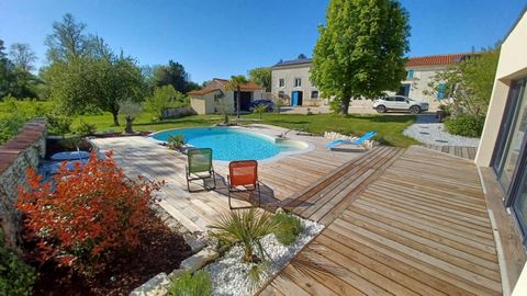 In Cierzac, in the Cognac, Jonzac, Archiac triangle, we fell in love with this superb Charentaise residence in a bucolic setting. The character of this completely renovated 250-year-old building, with its swimming pool, its studio and its shelter wit...