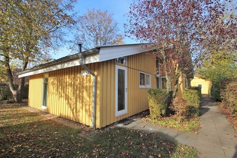 Esta encantadora casa de vacaciones ofrece un refugio familiar y tiene capacidad para cuatro personas con dos dormitorios y un baño. Es ideal para familias e incluye comodidades esenciales como limpieza final y amplio equipamiento para bebés. Si bien...