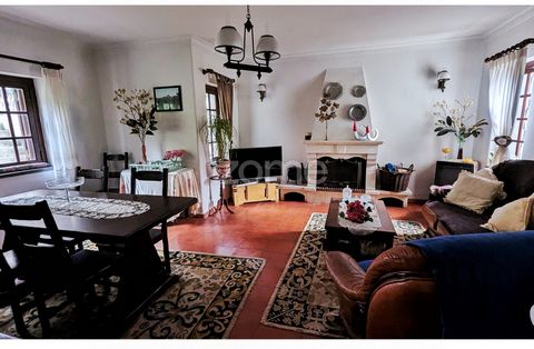 Identificação do imóvel: ZMPT573387 T6 Semi-Detached House in Sintra Location: This T6 semi-detached house, located in Sintra, stands out for its practical and well-structured layout, with three floors offering comfort and functionality. The property...