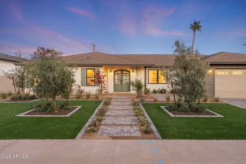 Beautiful custom home in the heart of South Scottsdale minutes from Old Town, spring training, and amazing shopping, dining, & entertainment. Located in the quiet, friendly community of Scottsdale's Village Grove neighborhood, this charming mid-centu...