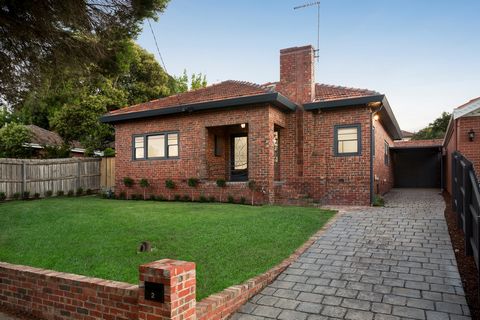 In a peaceful and sought after cul de sac, this stylishly refurbished c1929 solid brick Art Deco residence provides the perfect foundation for immediate family enjoyment within a deep garden and pool setting allowing for future expansion if required....