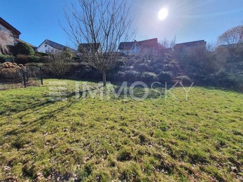 You want to build your dream home and are looking for the ideal plot? Then you will find what you are looking for here. In a cul-de-sac, this property is located in a quiet and preferred residential area of Meschede and offers the best conditions for...