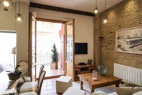 This impressive apartment is located in the vibrant Ruzafa neighborhood, also known as the “Soho of Valencia.” With its rustic-contemporary decor, the apartment offers a unique and stylish atmosphere. It features comfortable beds and modern amenities...