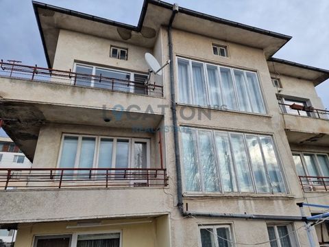 Agency LOCATION BG offers for sale a floor of a house in the town of Kavarna. It is located on the first floor above garages and ground floors on a quiet street in the city center. In the immediate vicinity there are shops, a market, schools, the cen...