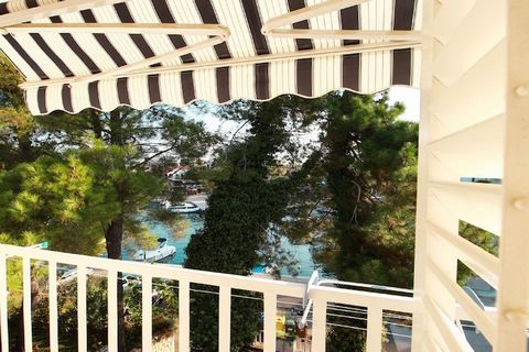 In the beautiful town of Porat, you will find this cosy apartment with a lovely balcony to enjoy scenic views. This property can host 2 guests, making it perfect for a couple on a romantic getaway. The strategic location of the apartment situates it ...