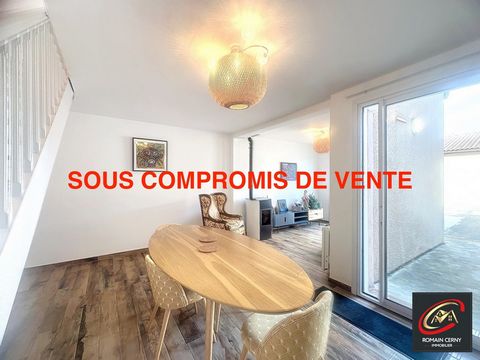 PAMIERS : Dans un secteur calme et proche des commerces : Maison de ville de type 3/4 entièrement rénovée comprenant une grande pièce de vie lumineuse avec cuisine ouverte et équipée , wc séparé. A l'étage deux chambres, salle d'eau et wc. Possibilit...