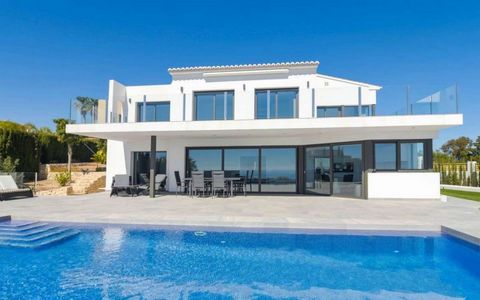 Luxury villa with sea views in Moraira, Costa BlancaThe house is located in an exclusive area called El Bosque in Moraira. The house has a 1200m2 plot and a 350m2 house, 5 bedrooms and 5 bathrooms, open kitchen, living-dining room, terrace, garden an...