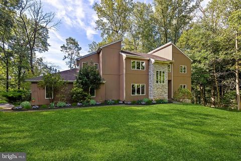 Nestled along one of the most enchanting roads in picturesque Solebury Mountain, you will discover this hidden gem on Solebury Mountain Road. Designed and built by a local architect, this contemporary masterpiece exudes charm, creativity, and offers ...