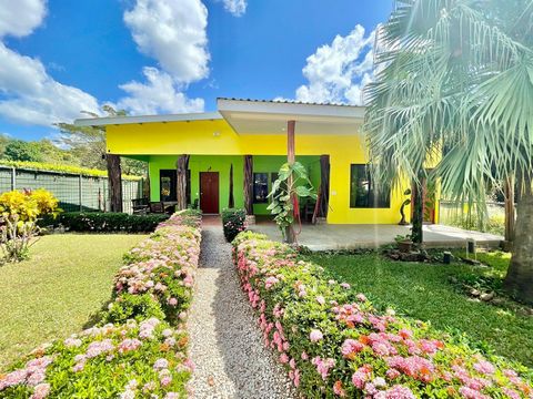 Income-Generating Triplex in Potrero – Expandable & Full of Potential Discover this charming triplex property in Potrero, an ideal investment opportunity just minutes from some of Costa Rica’s most beautiful beaches. This fully fenced property featur...