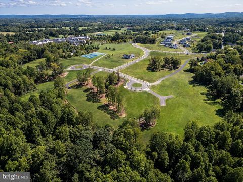 Seize the opportunity to build your dream home in the prestigious Residences at Salamander community, nestled in the heart of Middleburg’s Wine and Hunt Country. This private Stable Lot offers a peaceful retreat while remaining close to Middleburg’s ...