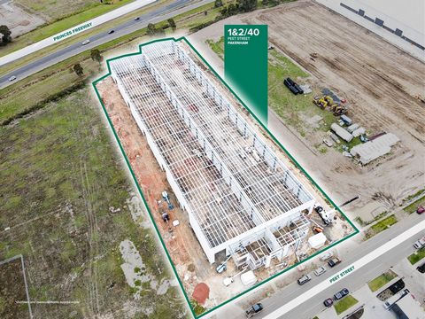 Cameron tem o prazer de oferecer para venda ou locação os novos armazéns na 40 Peet Street, Pakenham. Armazém 1: 3820m² Inclui 254m² de área de escritório Armazém 2: 3616m² Inclui 256m² de área de escritório Principais recursos da propriedade: • Ocup...