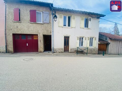 Two village houses with garden In the center of the village of Mas d'Azil, come and seize this opportunity to invest in two village houses, both with an adjoining garden. The first house of 94m² composed of a living room with kitchen, three bedrooms,...