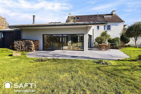 In the heart of Saint-Martin-Des-Champs, in a peaceful setting, this charming property was built in 1962 and has been completely renovated since, featuring a superb extension. Generous, comfortable and welcoming spaces are the key assets of your futu...