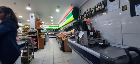 Excellent investment opportunity with high profitability 2 Shops with a total area of about 200m2 with a reference supermarket in the municipality of Oeiras for sale Acquisition of stores with a tenant and lease of the fully equipped supermarket, wit...