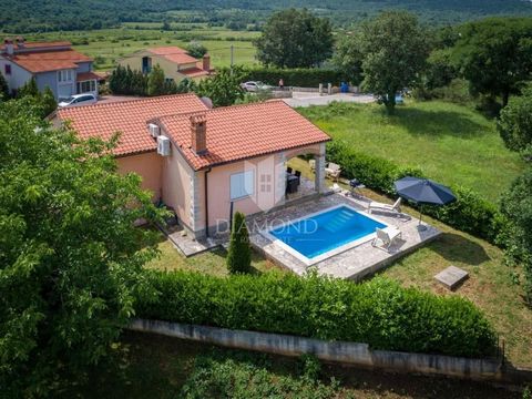 Location: Istarska županija, Labin, Labin. Surroundings of Labin, house with swimming pool. We are selling a nice house with a swimming pool in the vicinity of Labin. The house is located in an ideal position, only 3 kilometers from the old town of L...