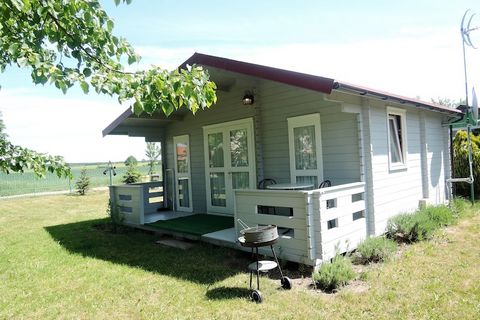 Bungalow indipendente e ben curato su un terreno naturale recintato di 400 m². Ideale per la piccola famiglia. Il piccolo posto Wrzosowo è un villaggio nel Kamie? nella Pomerania occidentale nella Polonia nordoccidentale. Si trova a circa 6 km a nord...