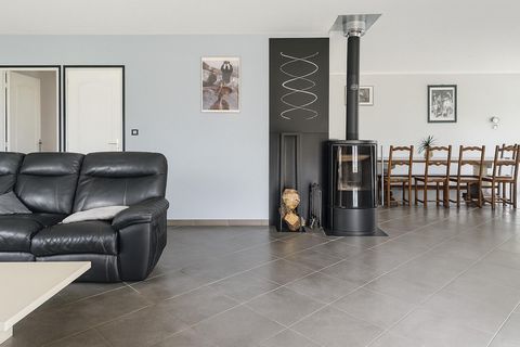 Maison 4 Chambres - Garage - Grand Jardin