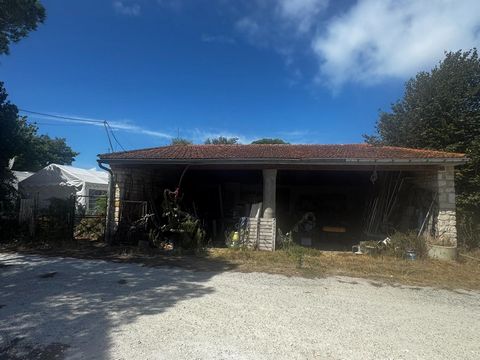 DOLUS D'OLERON (17550), TERRAIN environ 390M² et GRANGE de 54m²