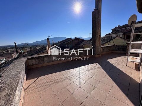 T3 avec terrasse dans maison de village