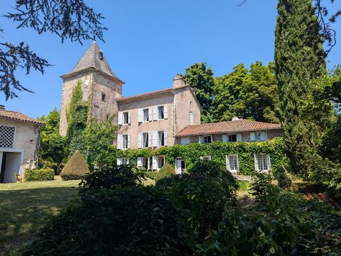 Manoir du XVIIe siècle sur 14500 m² de terrain