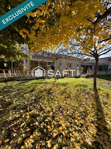 Grande maison en pierre avec piscine intérieure