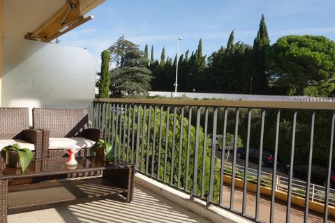 Apartment Stage 1st, View Sea, position east west, General condition Good, Kitchen Separate fitted, Heating Collective, Hot water Separate, Total surface area 59 m² Bath 1, Toilet 1, Terrace 2 Building Built in 1975, Floor number 9, Construction Supe...