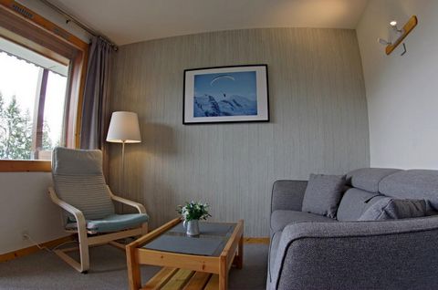 The residence Le Cheval Blanc, with lifts, is located in Valmorel, in the hamlet of Crève Coeur. You will access directly at the ski slopes. You will find the first shops and restaurants 400 m from the accomodations. You will access easily at Mottet ...