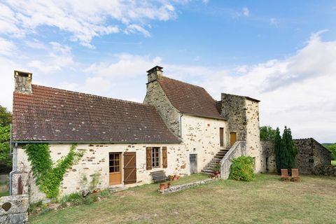 Dieses Ferienhaus liegt zwischen den Flüssen Lot und Dordogne und hat einen wunderschönen Blick auf die bewaldeten Hügel. Es ist ein charakteristisches Haus mit viel Charme. Im Garten gibt es immer eine kleine Ecke, um die Sonne zu genießen. Die Lind...