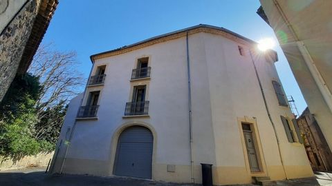 Pretty village with a grocery just minutes from 5 minutes Pezenas, 30 minutes from Beziers and 35 minutes from the beach. Stunning 17th century renovated (2019) property with about 235 m2 of living space including 5 bedrooms and 4 bath/washrooms, wit...