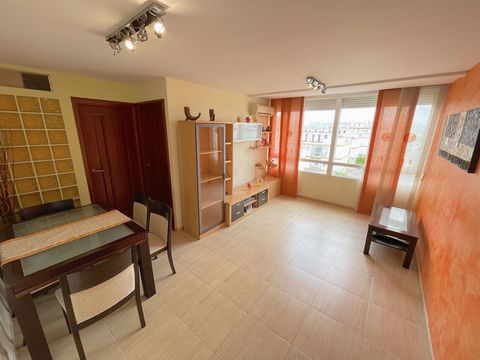 Great opportunity! Apartment in Montilla! Renovated apartment perfect for both living and investment. Located on Avenida de Andalucía, it offers excellent accessibility and is close to all necessary services with a south orientation to enjoy the sun ...