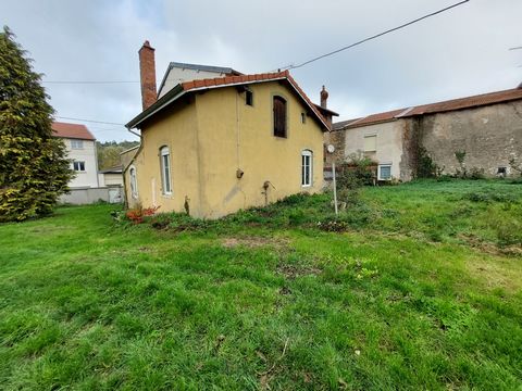 DOMBASLE-SUR-MEURTHE Come and discover this beautiful house completely renovated and with beautiful and large rooms. You will be charmed by its very spacious entrance with plenty of storage, an independent equipped kitchen leading directly to a livin...