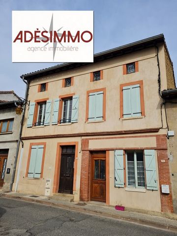 Investment. 40 km south of Toulouse, in the center of the village of Saint Sulpice sur Lèze, close to shops, investment building on 3 levels including six apartments composed as follows: For the common areas, an entrance hall, a local garbage can and...