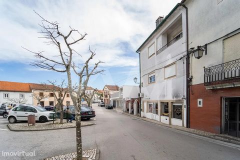This building consists of 3 floors and is located in the center of São Pedro de Alva , Penacova. It is then configured as follows: R / C: Service Store; 1st floor: Space intended for housing - It has a living room and kitchen in open space, bathroom ...