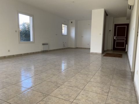 3-room apartment with an area of 87 m2 on the ground floor of a secure condominium residence. This apartment consists of a large living room opening onto a veranda of 14 m2, two beautiful bedrooms with closet, a bathroom, a kitchen that will be insta...