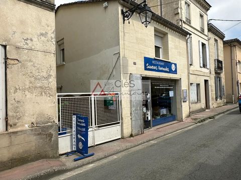 In the hypercenter of Creon, close to the Place de la Prévôté, this stone building offers on the ground floor a shop currently used as a restaurant, and upstairs a type 3 apartment. The set is currently rented for € 862.27 per month. The property is ...