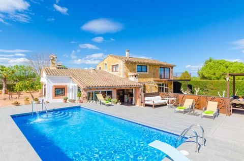 Welcome to this beautiful finca with a private pool in Felanitx, where 8 guests will find a peaceful home for your vacation. The exterior area of this beautiful villa is spectacular. Thanks to the trees, plants, and stunning lawn area, a great variet...