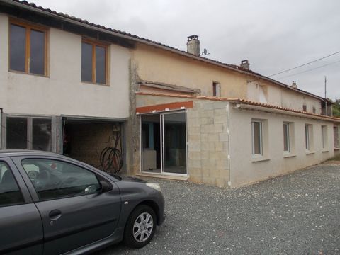 You are looking for a farmhouse to finish renovating with large spaces and to be able to put your imagination forward so do not hesitate any longer, come and discover this 207 m2 habitable farmhouse with great potential in order to make it comfortabl...