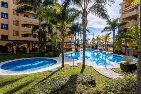 Located in San Pedro de Alcántara. Nicely decorated fourth floor apartment in a gated development walking distance from San Pedro de Alcántara beach and town and just 4 minutes driving from Puerto Banus. Service porter, communal gardens and pool. Com...