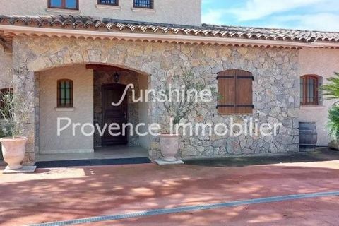 A superb Provencal Bastide of 217m2 located in a residential area of ??La Motte a few minutes from Golf de la Motte. The location is exceptional, in absolute calm, with a breathtaking view. The villa, bathed in light, is built due south. It consists ...