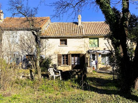 In the countryside, charming semi-detached stone house, with rustic beams, parefeuille tiling, period stone tiles, with a living area of 102m2. It is composed of a living room with insert, spacious independent kitchen, pantry, laundry room, toilet, b...