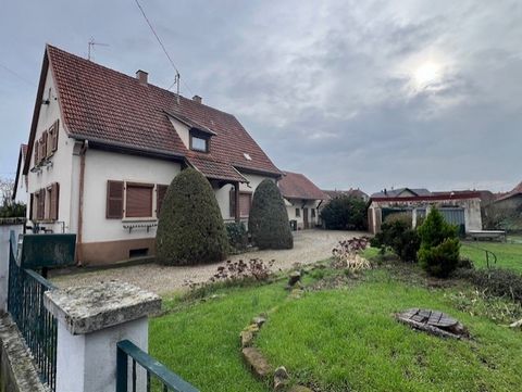 In the municipality of Sessenheim, buy a property with a village house with 5 bedrooms. The village house consists of a kitchen, a living-dining room and 5 bedrooms. The interior living area is 156m2 according to the Carrez law. To take full advantag...